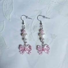 Handmade With Love Cute Pink Jewelry, Pink Bracelet Ideas, Diy Elegant Earrings, Aphrodite Core, Coquette Earrings, Coquette Stuff, Simplistic Jewelry, Beads Keychain, Cute Ear Piercings