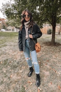 Look Jean, Cold Outfits, Trendy Fall Outfits, Jeans Mom, Cute Fall Outfits, Beauty And Fashion, Outfit Inspo Fall, Fall Fashion Outfits, Casual Fall Outfits