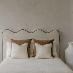 Gaudion Furniture 314 BEDHEAD Beatrix Bedhead Minimalism Living, Interior Boho, Interior Design Advice, World Of Interiors, Bed Head, Design Living Room, Bedroom Inspo, Interior Inspo, My New Room