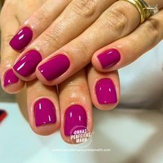 Magenta Pedicure, Pedicure Ideas Wedding Guest, Vacation Nails Sparkle, Raspberry Pink Nails, Pink Manicure Ideas, Pedicure Inspiration, Nails Medium Almond, Nails Press Ons