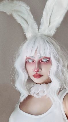 #aliceinwonderlandparty #aliceinwonderlandcore #whiterabbit #bunny #bunnymakeup Jester Makeup, Rabbit Makeup, Bunny Makeup, Rabbit Halloween, Bunny Halloween, Bunny Cosplay