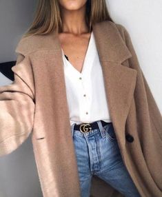 Newyears Outfits, Casual New Years Eve Outfits, Vinter Mode Outfits, Fall Fashion Coats, Mode Shoes, Tan Coat, Nye Outfits, Eve Outfit, Neue Outfits