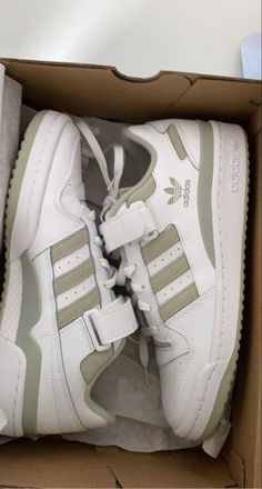 Adidas Forum, Adidas Shoes Women, Hype Shoes, Shoe Inspo, Aesthetic Shoes, Swag Shoes, Pretty Shoes