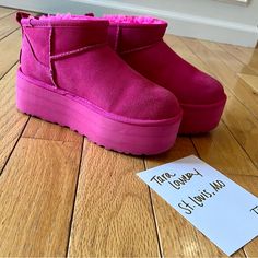 Gorgeous Ugg Platform Mini - Pink - Size 5- Euc Ugg Platform Mini, Pink Boots Outfit, Ugg Platform, Preppy Shoes, Shoes Ugg, Mini Pink, Pink Boots, Boots Outfit, Womens Uggs