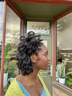 Large Loc Styles Women, Loc Women Hairstyles, Loc Braid Out Styles, Short Loc Curls, Short Curly Loc Styles, Loc Hairstyles Medium Length, Short Locs On Black Women, Medium Length Loc Hairstyles, Non Retwist Loc Styles