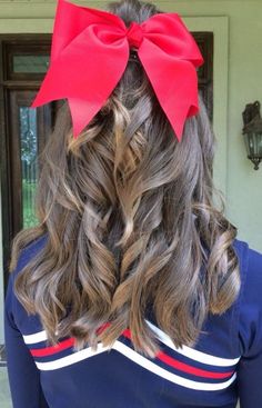 Cute Cheer Hairstyles With Bow, Cute Cheer Hairstyles, Hair Half Up Half Down, Cheerleading Hairstyles, Bow Ponytail, Hair Half Up, Cheer Hair, Hair Catalog, Bow Hairstyle