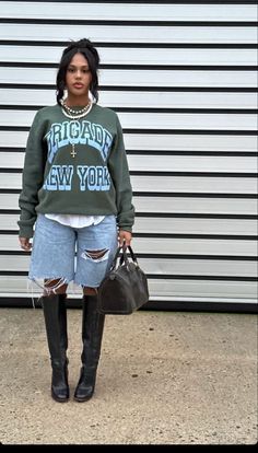 Houseparty Outfits, Boots And Shorts, Mode Dope, Thanksgiving Hairstyles, Fall Fashion 2023, Look Jean, Thanksgiving Fashion