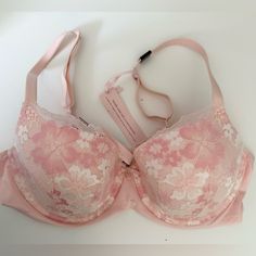 Nwt Body By Victoria Lined Demo Bra. Cute Undergarment Sets, Victoria's Secret Bra, Bras Cute, Pink Bra Aesthetic, Cute Bras Aesthetic, Victoria Secret Lenceria, Bra And Under Set, Lady Million Perfume, Saint Laurent Lipstick