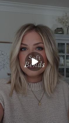 Lived In Bob Haircuts, Short Haircuts Medium Length, Lob Above Shoulder, Medium Simple Hairstyles, Medium Length Hair How To Style, Styling A Lob Tutorial, Med Length Hair Styles Curls, Bob Flat Iron Natural Hair, Bend Curl Hair