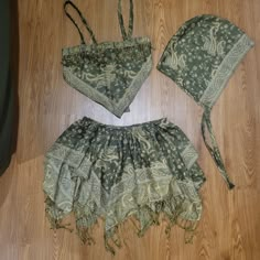 Best fits: - cup size: A-C - skirt: waist 27 - 36 inch (DM for other sizes) - shortest part of skirt: 8 inches long - longest part of skirt: 17 inches long This set includes: crop top, hood, and fairy skirt Handmade by me <3 Made to Order, ready to ship in 3-5 weeks DM for other colors! If you're interested in a different style top or skirt, or want to add sleeves or a garter! #handmade #fae #festival #fairy #rave Bridal Festival Outfit, Wakaan Festival Outfits, Handmade Festival Outfit, Earthy Rave Outfit, Festival Sets Outfit, Colorful Skirt Outfits Summer, Shambhala Festival Outfits, Pashmina Top, Forest Rave Outfit