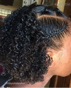 Simple Hairstyles For Women, New Hairstyle Ideas, Women With Curly Hair, Skincare Lifestyle, Cabello Afro Natural, Curl Defining, Curl Defining Cream, Short Hair Black, Simple Hairstyles