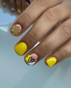 Minion Acrylic Nails, Gel Nail On Natural Nails, Short Short Gel Nails, Gel Nail Designs Yellow, Short Dip Nails Fall, Short Nail Gel Ideas, Short Gel Manicure Design, Short Nail Designs Summer 2024, Short Dipped Nails