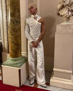 White night with @esquirees wearing @palomospain Thanks for having me!! | Instagram All White Fit, Masc Fashion, High Fashion Men, Black Men Street Fashion, Queer Fashion, Instagram White, November 8, Looks Street Style, Gala Dresses