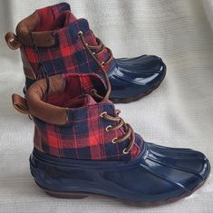 Elevate Your Winter, Fall, Or Spring Wardrobe With These Stylish Jessica Carlyle Buffalo Plaid Rain Snow Duck Boots In Size 7.5. The Red And Navy Plaid Pattern, Round Toe Shape, Lace-Up Closure, And Flat Heel Height Make These Boots Both Fashionable And Functional. The Rubber Outsole And Upper Material Provide Durability And Protection From The Elements, While The Fabric Lining Ensures Comfort And Breathability. Perfect For Any Occasion, These Boots Are A Must-Have For Any Woman's Shoe Collectio Casual Insulated Blue Boots, Snow Duck, Winter Wonderland Party, Wonderland Party, Duck Boots, Spring Wardrobe, Buffalo Plaid, Lace Up Boots, Plaid Pattern