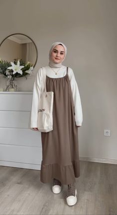 Hijab Clothing Style, Outfit Dress Hijab, Hijab Outfit Dress, Hijab Dress Style, Dress Hijab Outfit, Casual Muslim Outfits, Hjab Clothes, Hijab Fashion Dress, Hijab Dress Outfit