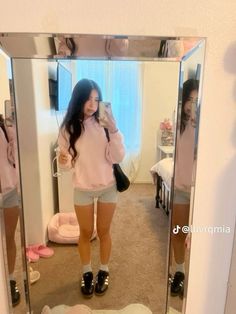 Soft Color Outfits, Cute Latina Outfits, Florida Style, Lazy Day Outfits, School Fits