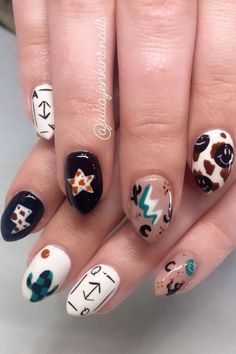 Funky Cowgirl Nails Cow Print Western Nails, Western Style Nail Designs, Nfr Nails Ideas, Rhinestone Cowgirl Nails, Yellowstone Nails, Turquoise Western Nails, Rodeo Nails Westerns, Nashville Nails Ideas, Punchy Nails Designs