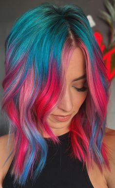 Neon Teal Hair, Colorful Hair Highlights, Neon Hair Color Ideas, Unique Dyed Hair, Bold Hair Color Ideas, Umbrella Hair, Fun Hair Colors, Unique Hair Color Ideas, Pink And Green Hair