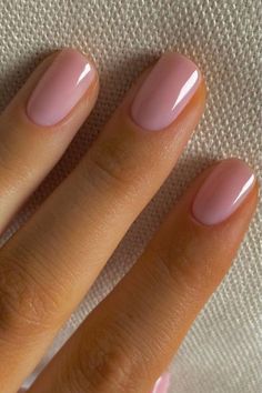 Gel Short Nails Ideas Classy, Square Acrylic Nails Pink Glitter, Model Nails Natural, Short Square Neutral Nails, Natural Pink Gel Nails, Round Dip Nails, Hard Gel Nails Natural, Short Pink Gel Nails, Gel Nails For Short Nails