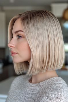 17 Neck-Length Blunt Bob Styles to Become as Pretty as a Picture! 💇‍♀️✨ Perfectly sleek and stylish looks for a flawless finish. #BluntBob #HairGoals Kinds Of Haircut, Short Bobs, Traditional Hairstyle, Strawberry Blonde Hair, Straight Edges, Tone Hair