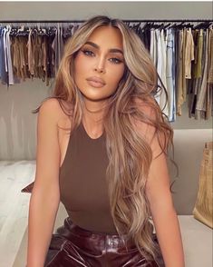 Rambut Brunette, Kim Kardashian Hair, Kardashian Hair, Honey Blonde Hair, Honey Hair, Blonde Hair Looks, Brown Blonde Hair, Long Blonde