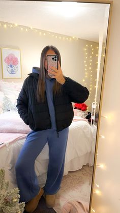 #outfits #hollister #fashion #comfy #set #gifts #outfitoftheday #winteroutfitideas #aesthetic #uggs Aesthetic Uggs, Lounge Set, Lounge Sets, Hollister, Outfit Of The Day, Must Haves, Lounge, Gifts