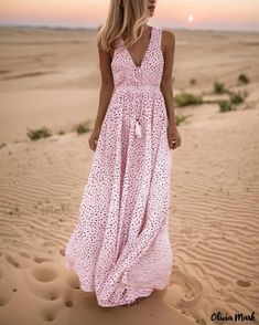 OliviaMark - Chic V-Neck Sleeveless Maxi Dress - Polka Dot Bohemian Beach Vacation Resort Dress Bohemia Dress, Bohemian Dresses Long, Holiday Maxi Dress, Boho Chique, Spring Dresses Women, Polka Dot Maxi Dresses, Dress Sleeve Length, Boho Midi Dress, Boho Summer Dresses