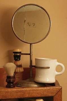 Barbers Tools. Love old shaving brushes. Set Up Ideas, Shaving Stand, Master Barber, Shaved Hair Cuts, Vintage Shaving, Barber Pole, Barber Tools, Shaving Mirror