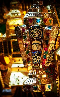 many colorful lamps are on display in a store