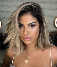 Trendy 2024 Haircuts for Women: Side Part Styles from Pixie to Lob Latina Balayage Hair Short, Latina Bob Haircut, Short Balayage Hair Brown To Blonde, Blonde Balayage On Dark Hair Short, Side Part Styles, Layered Wolf Cut, 2024 Haircuts, Balayage Hair Blonde Short, Side Part Haircut