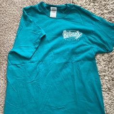 Bethany Surf Shop Unisex Tee. Size M. Never Worn, In Perfect Condition!! Teal Color Beachy T Shirts, Surfer Fashion, Surfer Shirt, Bethany Hamilton, Thrift Ideas, Florida Sunset, Surfer Style, New Year New Me, Trader Joe