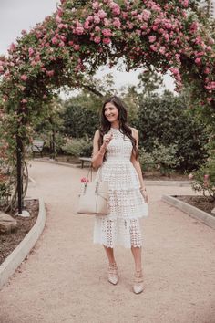 White crochet dress perfect for Easter. Sleeveless elegant dress. 5 dress styles for Easter. The Fashionable Maven Crop Top Ideas, Seasons Aesthetic, Preppy Style Spring, Ladylike Dress, White Crochet Dress, Easter Dresses, Easter Fashion, Fashion Blogger Outfit, Blogger Outfits