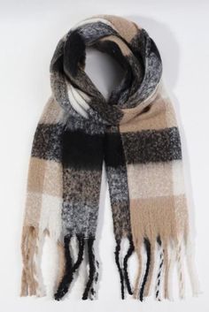 Gorgeous checked winter scarf with black, brown and white check. Tassle scarf, great for keeping warm this winter. Cosy Blanket, Winter Accessories Fashion, Womens Scarf, Check Scarf, Woolen Scarves, Scarf Accessories, Checked Scarf, Women Best, Blanket Scarf