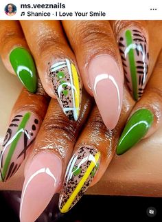 Mlk Nails, Ghana Nails, Kwanzaa Nails, Green Nails Design Ideas, Dark Green Nail Art, Packers Nails, Carribean Nails, Juneteenth Nails, Gel Nails Design Ideas