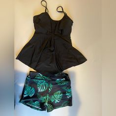 Holipick Women Tankini Swimsuit 2 Piece Black Leaf Tankini Swimsuits Flounce Printed Top With Boyshorts Bathing Suit Sz. Medium Black Sets For Poolside Summer, Black Summer Sets For Pool, Fitted Black Sets For Beach Season, Black Pool Sets For Summer, Black Swimwear Sets For Beach Season, Black Swimming Sets For Beach Season, Black Summer Sets For Pool Days, Black Summer Sets For Vacation, Black Vacation Sets For Beach Season