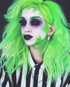 Beetlejuice Hair, Unique Halloween Makeup, Makeup Clown, Shoot Makeup, Halloween Make-up Looks, Creepy Halloween Costumes, Creepy Halloween Makeup