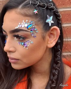 Kidchella Outfits, Festival Hen Do, Glitter Themed Party Outfit, Festival Glitter Looks, Face Glitter Ideas Festival, Festival Face Glitter, Coachella Theme Party Outfits, Festival Themed Party Outfit, Face Gems Festival