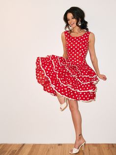 📣 50% off entire shop -- plus an additional 15% off any two or more items with code 15OFF2 at checkout! Ends Monday, June 17th! Minnie Mouse herself would be jealous of this '60s scooter dresss! Featuring white polka dots on cherry red cotton, the sleeveless, princess-seamed bodice hugs your hourglass curves above a drop waist positively festooned with ruffles--four heavy tiers of them. No slip needed for this above-knee-length day dress. Flouncy, fun, and flirty, with hidden bra strap holders beneath the scoop neck shoulder straps! ~ S I Z I N G ~ * Best approximates: Small-Medium, or 4 * Bust: 32" * Natural waist: 28" * Drop waist: 36" * Hip: free * Length from shoulder to hem: 36" We recommend measuring out a similar piece of clothing that fits you well and comparing those numbers to t Red And White Polka Dot Dress, Dark Pink Maxi Dress, Shark Dress, Linen Tunics For Women, Boho Maternity Dress, Scooter Dress, Long Black Sweater, Striped Linen Dress, Padded Dress