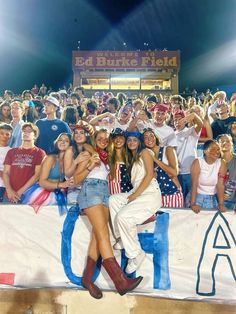 Football Game Outfit Highschool Usa, American Out Football Outfit, Red White And Blue Theme Football Game, Senior Night Themes High Schools, Usa Football Theme Outfit Highschool, Country Fnl Theme, American Theme Football Game, America Themed Football Game Outfit, Usa Student Section Theme