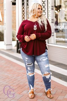 Basic Tee Outfit, Plus Size Outfits Casual, Trendy Boutique Clothing, Curvy Clothes, Tops Winter, Outfits Gorditas, Plus Size Boutique, Plus Size Clothes, School Clothes