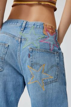 #stars #stargirl #color #jeans Embroidered Stars, Diy Vetement, Royal Life, Fits Clothes, Urban Renewal, Star Jeans, Star Stitch, Rare Photos, Looks Style