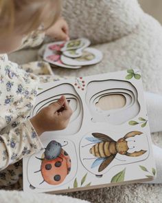 Introduce your little one to the wonders of nature with this beautifully crafted Montessori wooden puzzle. Designed for children aged 2 and up, this toy not only provides endless hours of fun but also supports early learning and fine motor skill development. Each piece is thoughtfully illustrated with charming insects, sparking curiosity and a love for the natural world. Perfect for parents who value eco-friendly and educational toys, this puzzle is a wonderful gift for birthdays, holidays, or j Quiet Toys For Nap Time, 11 Month Old Christmas Gifts, Non Toy Gifts For Toddlers, Montessori Toys 2-3, Two Year Old Gifts, Gifts For Two Year Old, Personalized Toddler Gifts, Toys For One Year Old, Kids Educational Activities