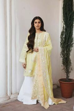 Eid Suits, Dupatta Border, Zara Shahjahan, Pakistani Suits Online, Branded Outfits, Eid Outfits, Unstitched Dress Material, Luxury Wear, Embroidered Border