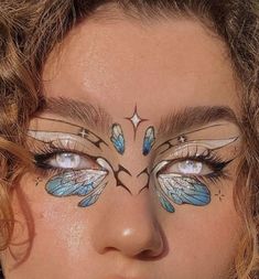 Graphic Eyeliner Makeup Looks, Crazy Graphic Liner, Fairy Graphic Liner, Deer Inspired Makeup, Butterfly Graphic Liner, Graphic Makeup Ideas, Intricate Eyeliner, Saturn Makeup, Fantasy Makeup Ideas Creative