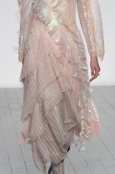 Siren Fashion, 2019 Runway, Fairy Clothes, Fairy Fashion, Runway Pictures