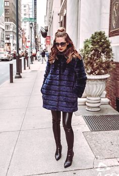 Navy fur coat with leather leggings for a sleek and edgy NYE outfit.  New Year's outfit Winter Nyc Fashion, New Year's Outfit, Winter Outfits Nyc, Nyc Winter Outfits, New Year’s Eve Outfit, Cosy Outfit, Fashion Blogger Outfit, Navy Outfit