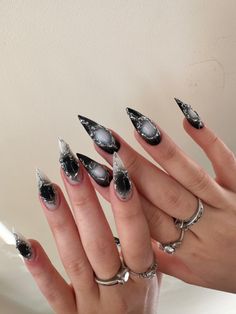 Cool Goth Nails, Dark Ethereal Nails, Black Fairy Nails, Black Jelly Nails Acrylic, Nails Gothic Ideas, Rave Nails, Stilleto Nails Designs, Fake Nails Designs, Manicure Nail Designs