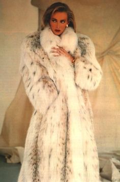 Look 80s, Fur Outfit, Rebecca Ferguson, Fabulous Furs, Hippie Look, Vintage Fur, White Fur, Fur Fashion, 인물 사진