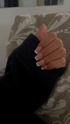 Plain Acrylic Nails, Sns Nails Designs, Beachy Nails, Rare Features, Plain Nails, Sns Nails, Christmas Nails Easy, White Acrylic Nails