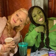 ariana & cynthia as glinda & elphaba Wicked Pfp Matching, Cynthia And Ariana, Ariana And Cynthia, Glinda And Elphaba Matching Pfp, Wicked Elphaba And Glinda, Banshee Singer, Elphaba And Glinda Fan Art